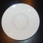 assiette creuse au milieu