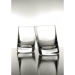 verre a eau penche