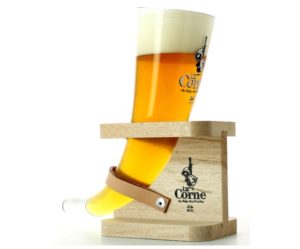 verre a biere en forme de corne