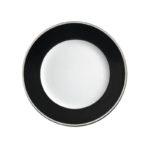 assiette plate noire et blanche