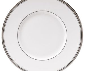 assiette plate noire et blanche