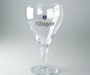 verre a pied a biere