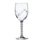 verre a vin sur une table