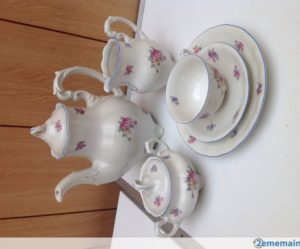 service de table fleuri