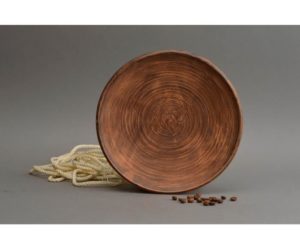 assiettes plates terre cuite