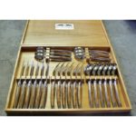 menagere 24 pieces laguiole manche bois d'olivier