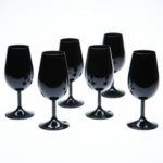 verre a pied noir plastique