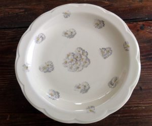 assiettes plates ivoire
