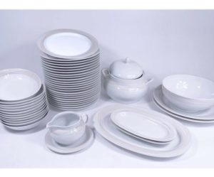 service de table blanc et argent